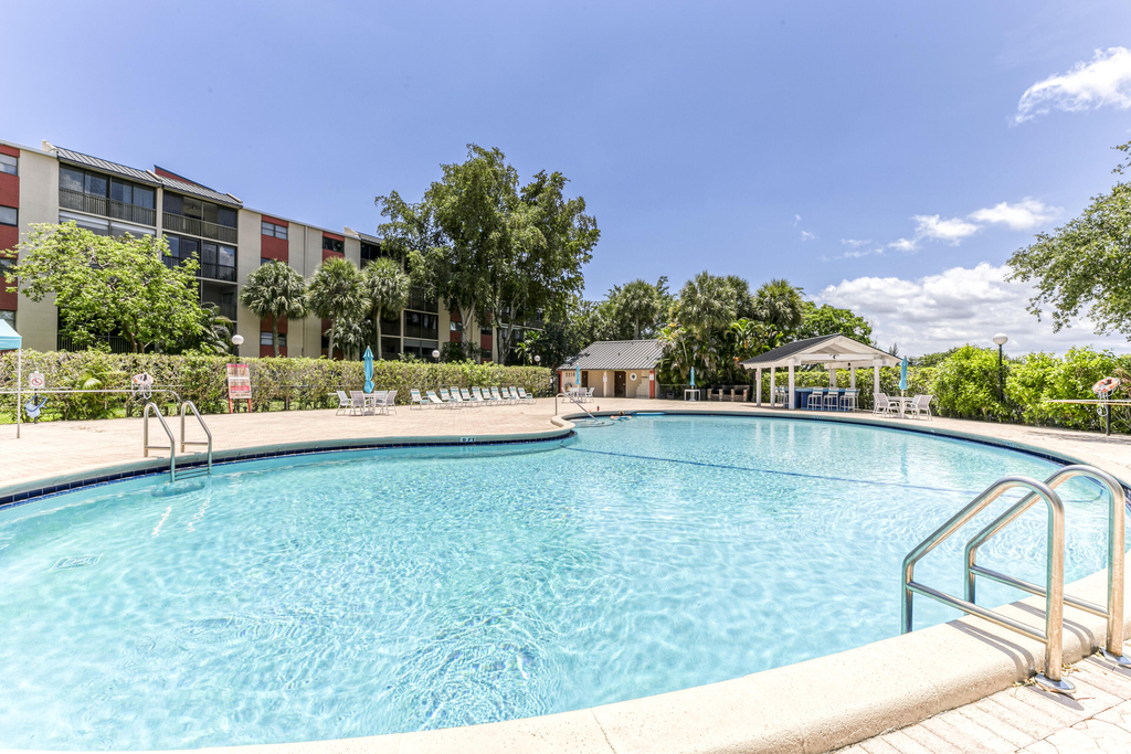 2200 S Cypress Bend Drive - Photo 41