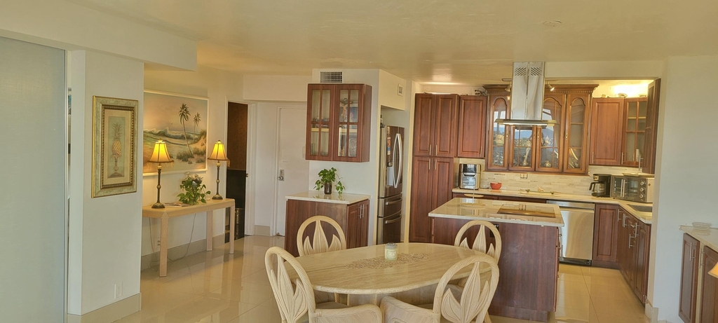 1147 Hillsboro Mile - Photo 7