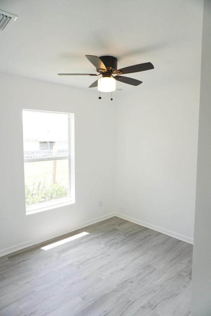 1173 W 28th Street - Photo 12