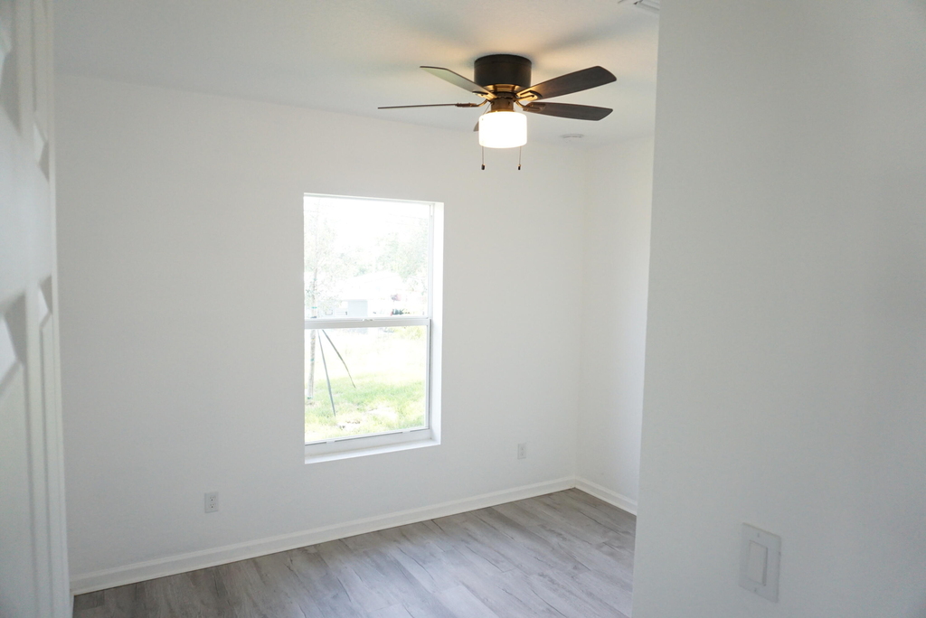 1173 W 28th Street - Photo 14