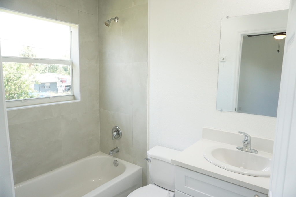 1173 W 28th Street - Photo 10