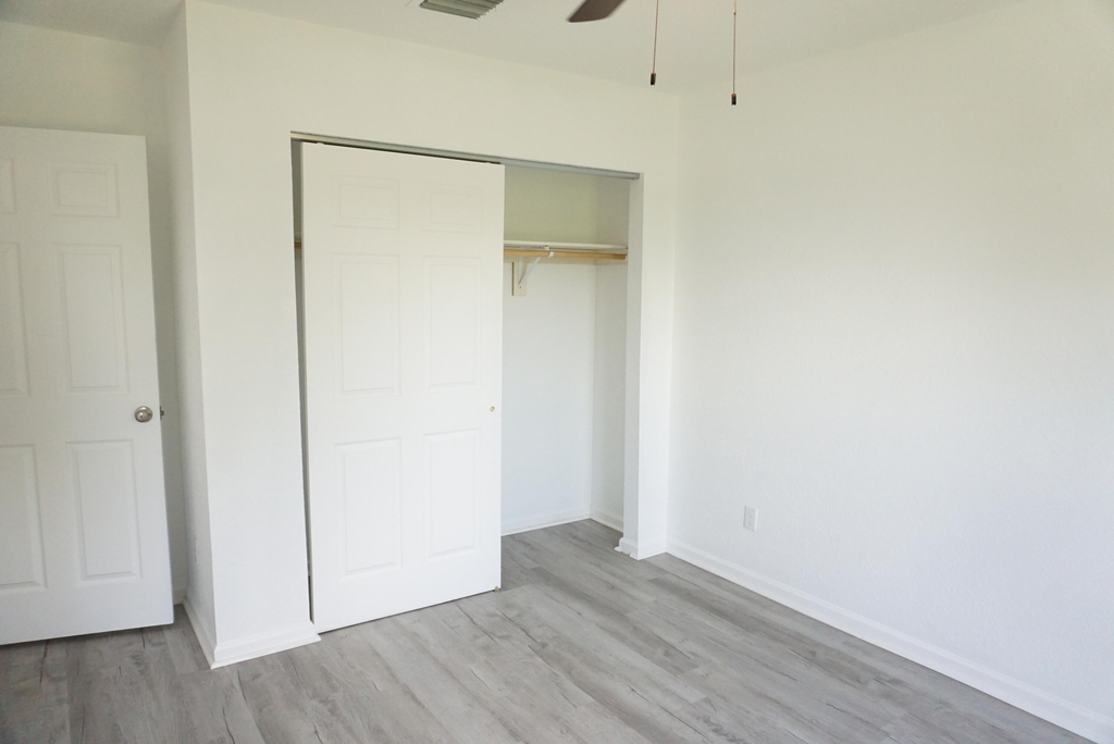 1173 W 28th Street - Photo 9