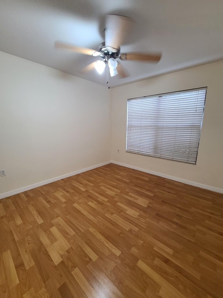 1547 Lake Crystal Drive - Photo 6