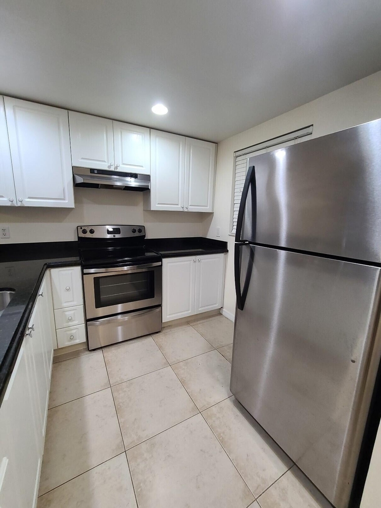 1547 Lake Crystal Drive - Photo 4
