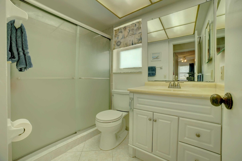 1801 Ocean Drive - Photo 4