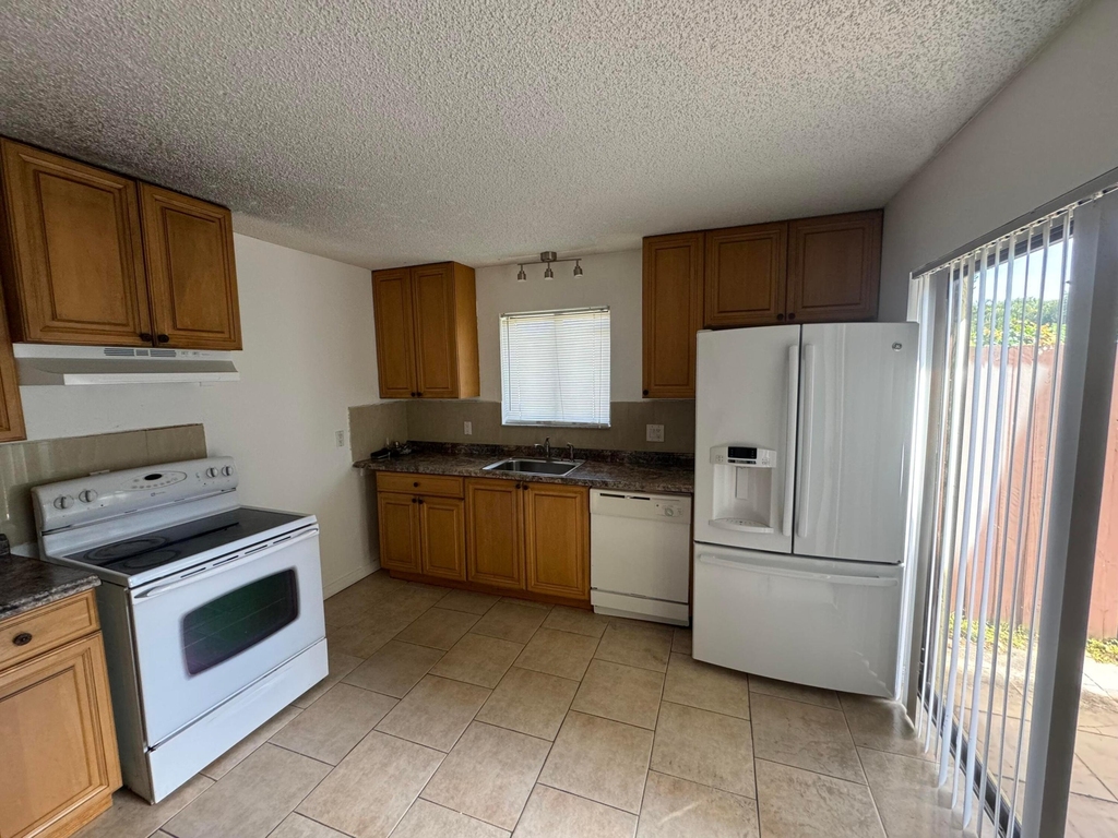 4664 Cherry Road - Photo 8