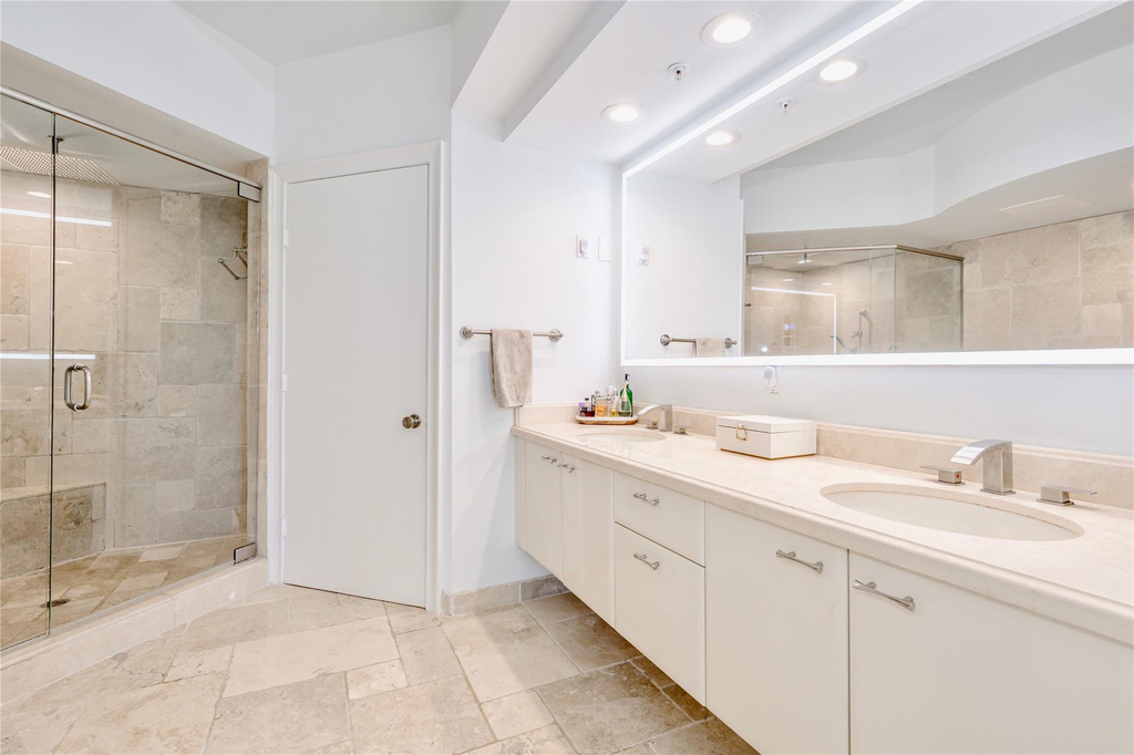 333 Las Olas Way - Photo 14