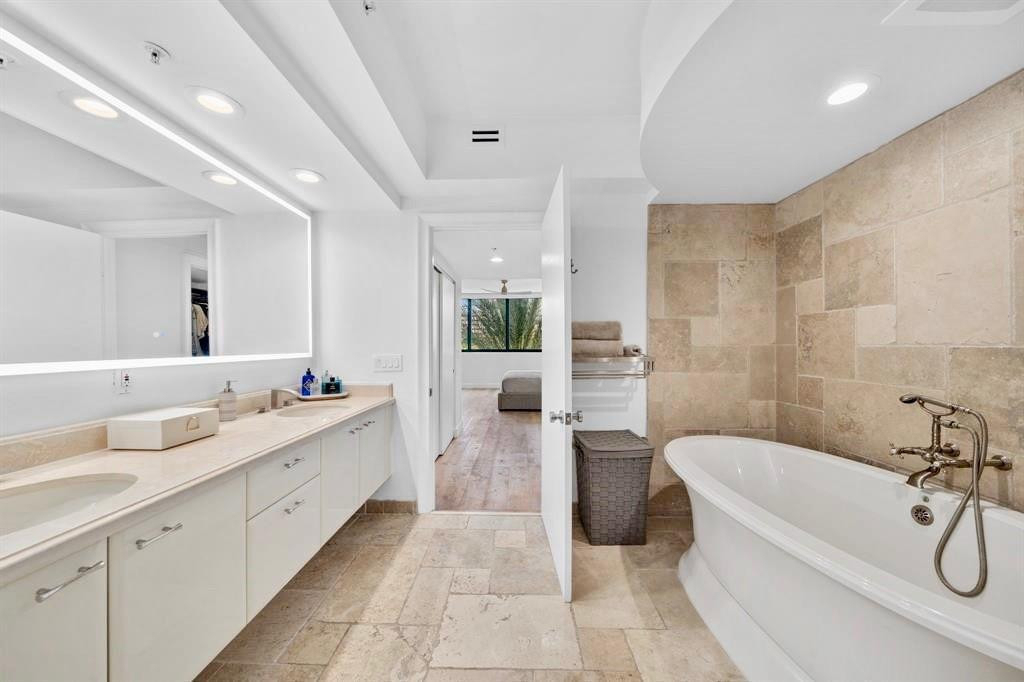333 Las Olas Way - Photo 16