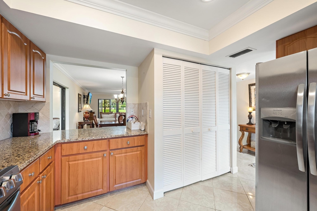 803 Clubhouse Circle - Photo 5