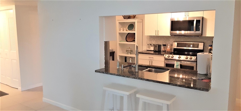 2255 Lindell Boulevard - Photo 7