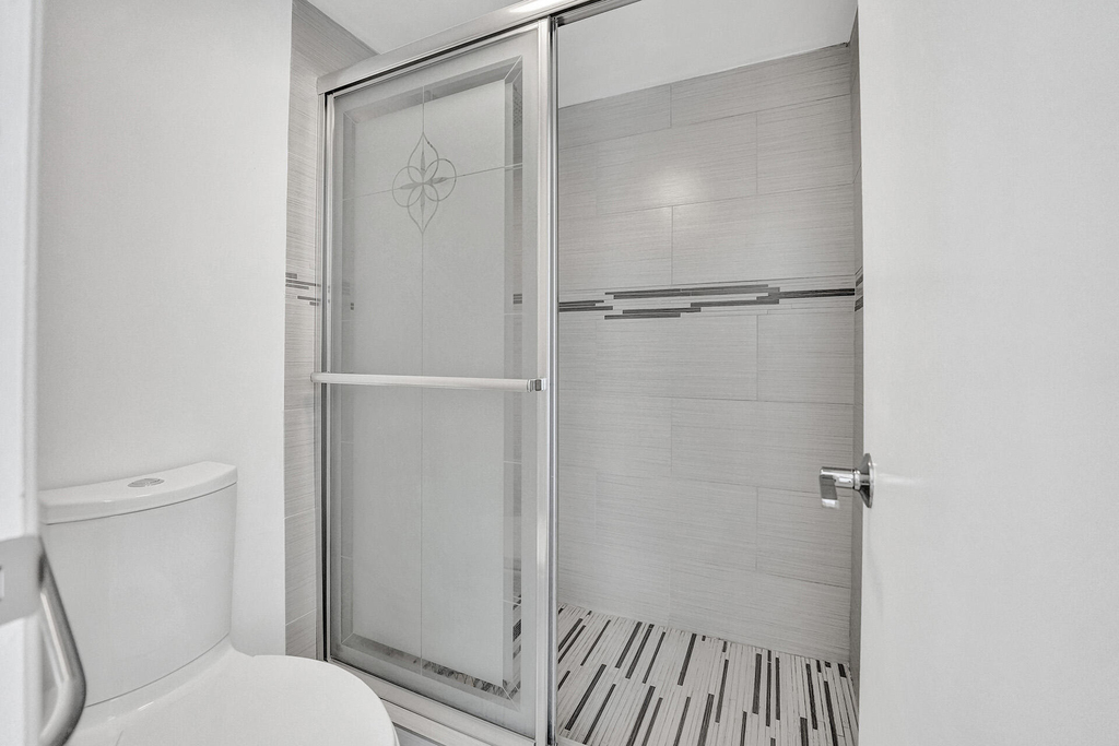 2255 Lindell Boulevard - Photo 17