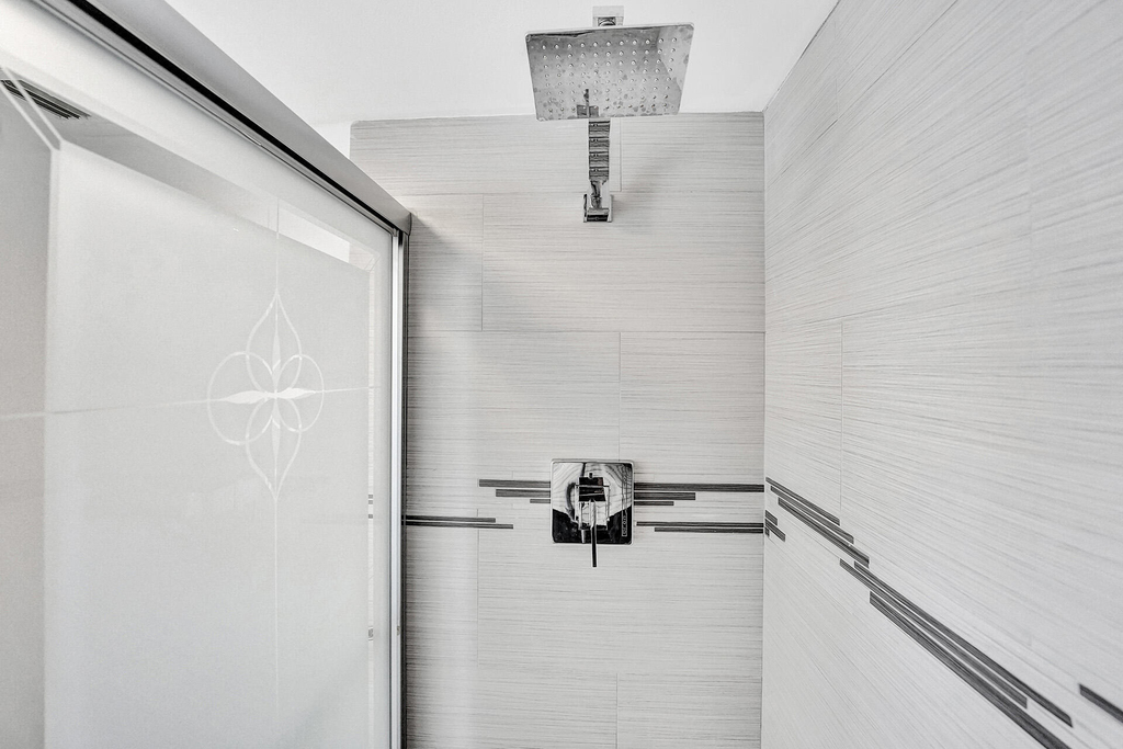 2255 Lindell Boulevard - Photo 18