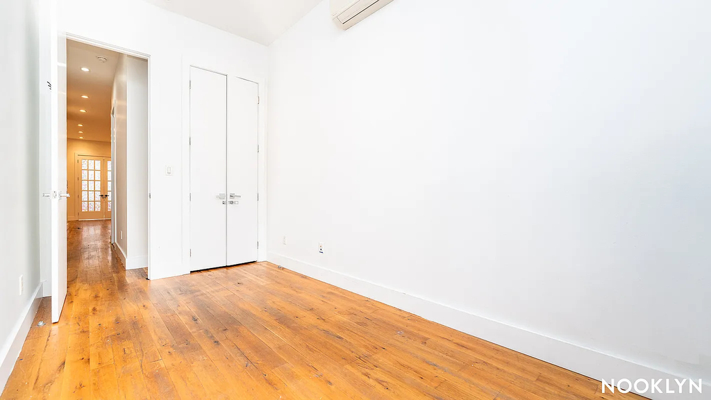 184 Suydam Street - Photo 8