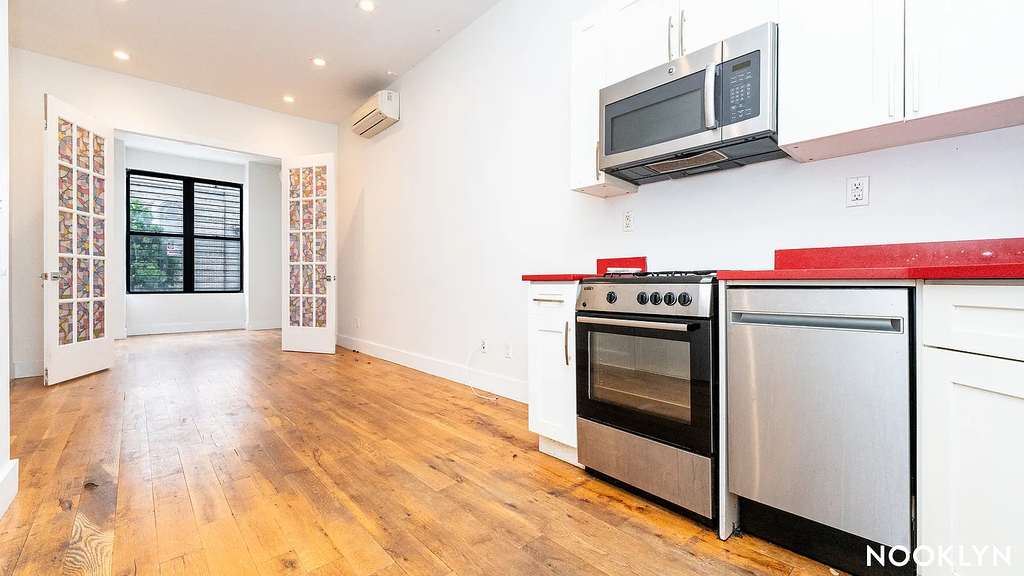 184 Suydam Street - Photo 2
