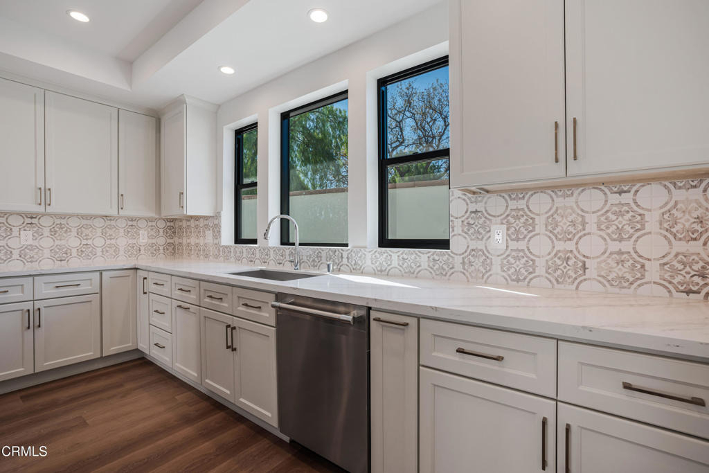136 N Oakview Drive - Photo 6