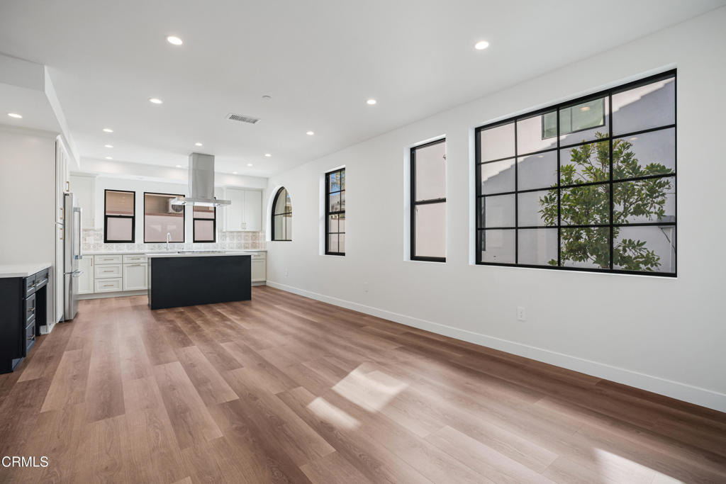 136 N Oakview Drive - Photo 4