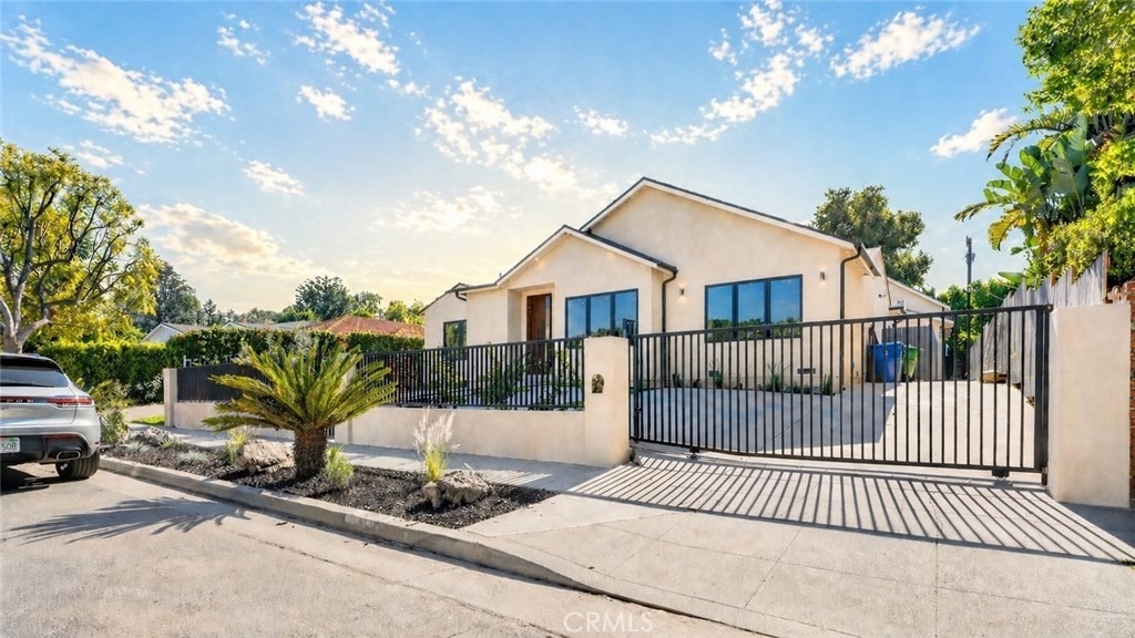 4819 Genesta - Photo 3