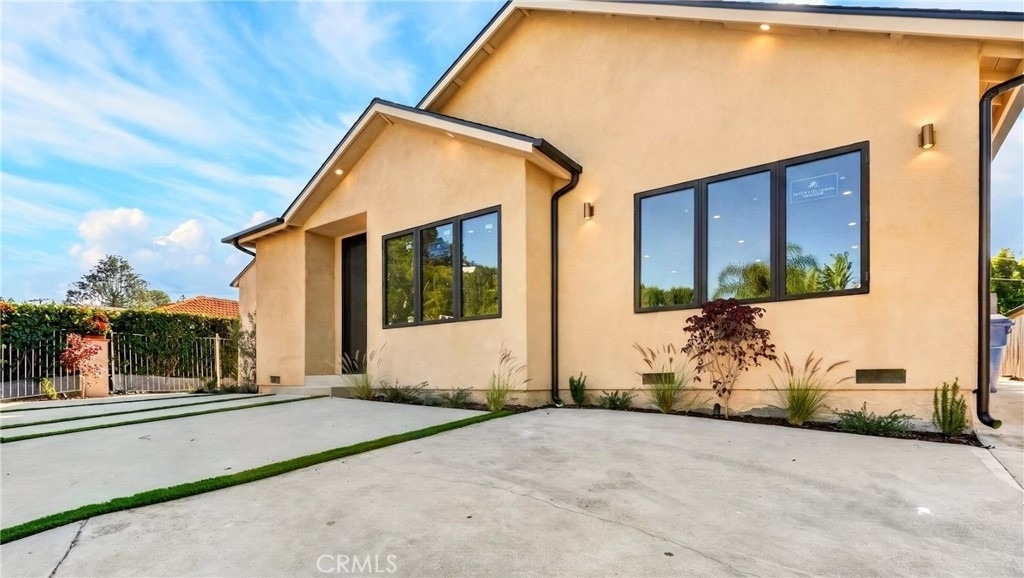 4819 Genesta - Photo 1