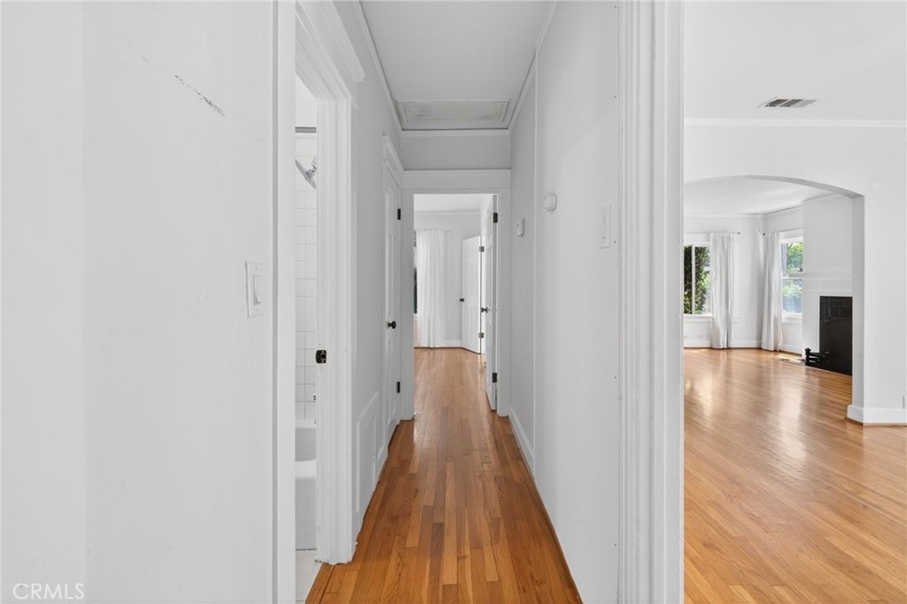 1145 N Genesee - Photo 8