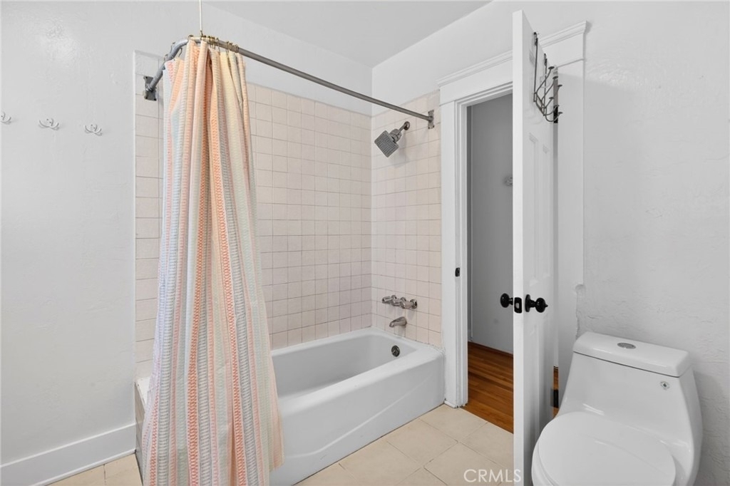 1145 N Genesee - Photo 11