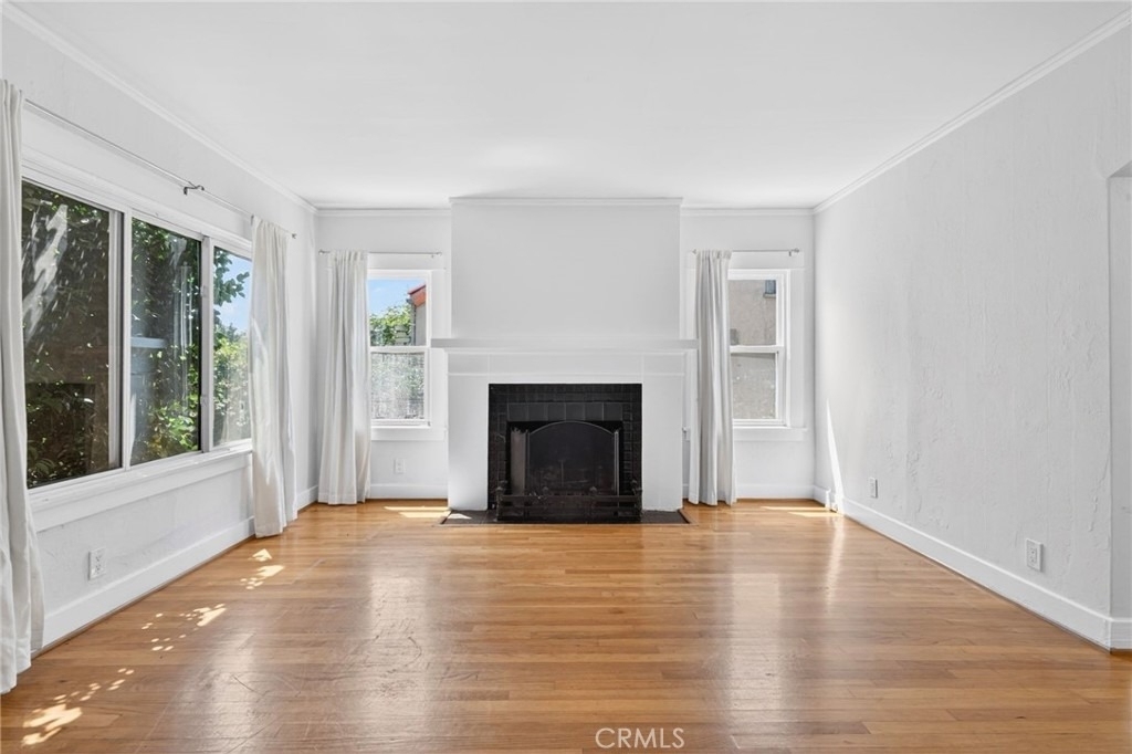 1145 N Genesee - Photo 2