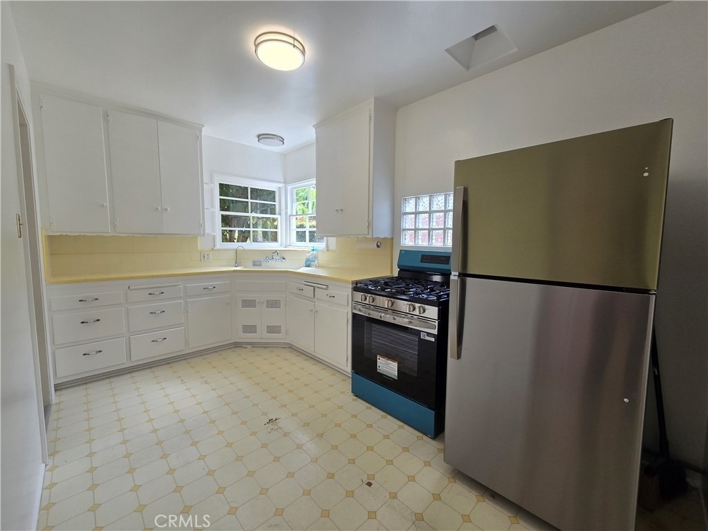 240 Euclid - Photo 12