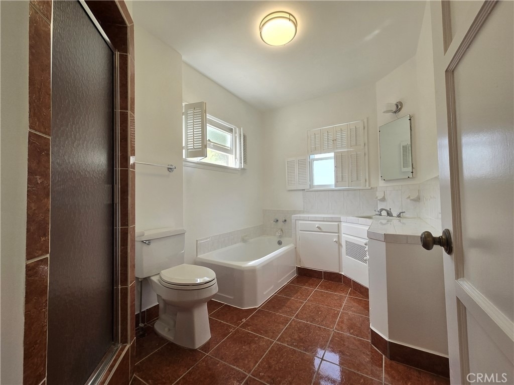 240 Euclid - Photo 20