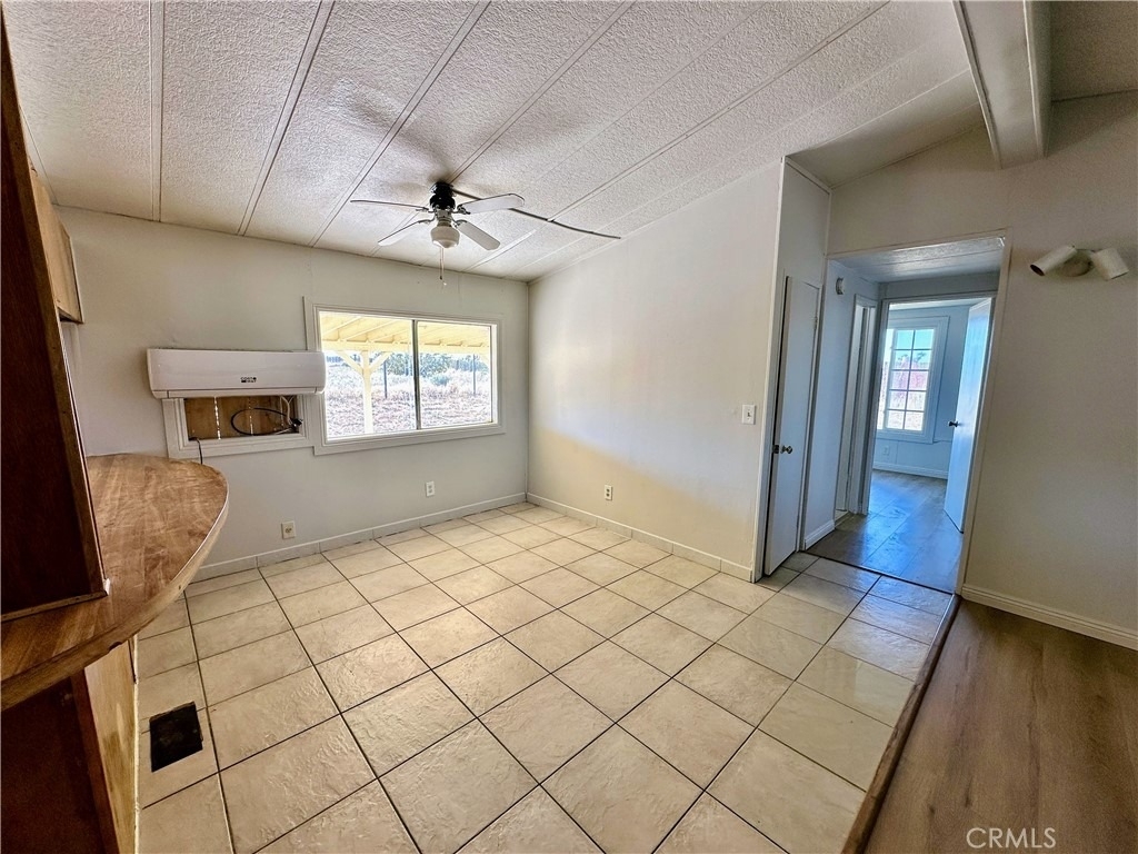 11550 White - Photo 4