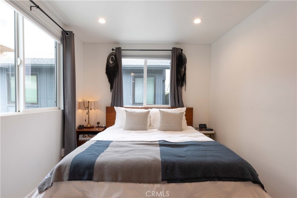 6029 Eleanor - Photo 40