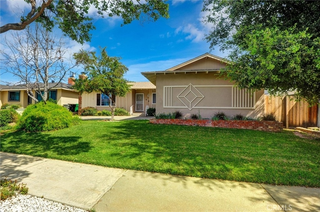 722 Belleview Avenue - Photo 1