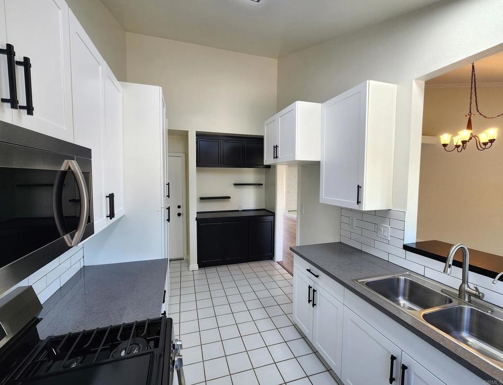80 Lucas Ct - Photo 2