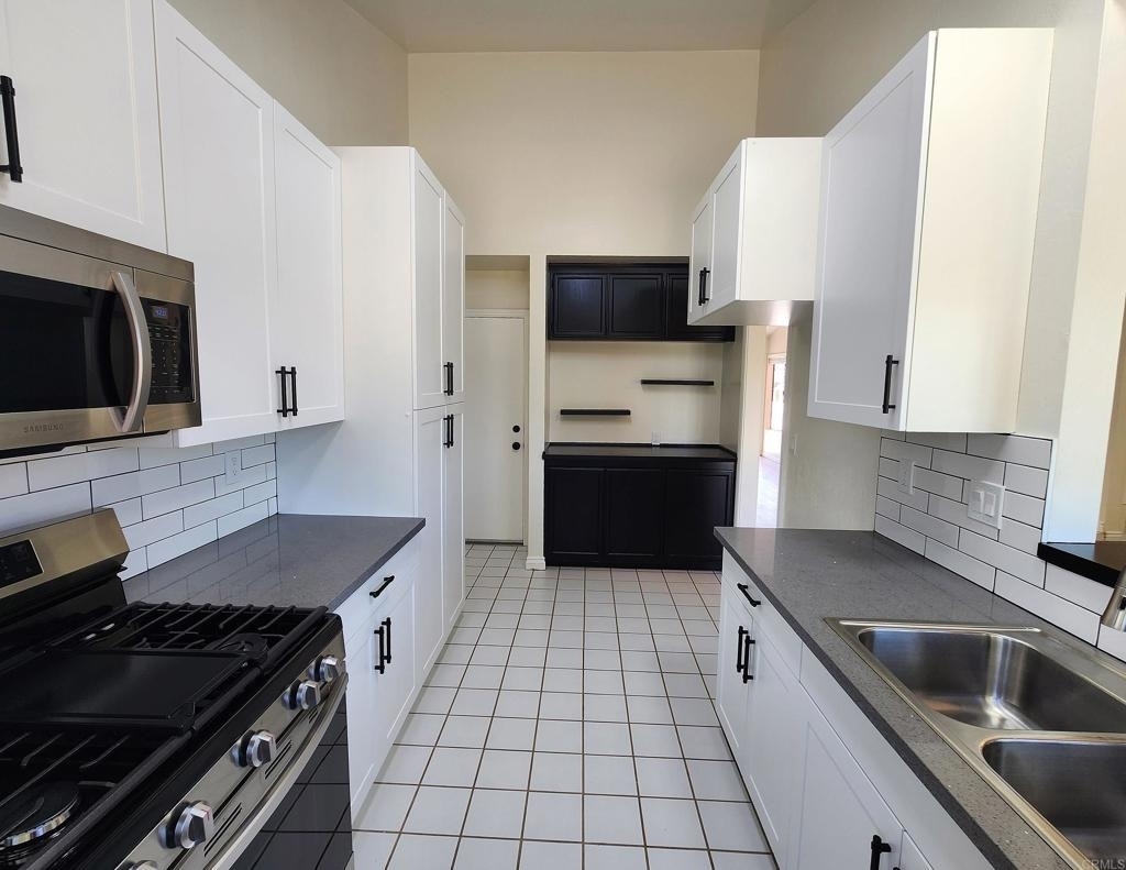 80 Lucas Ct - Photo 4