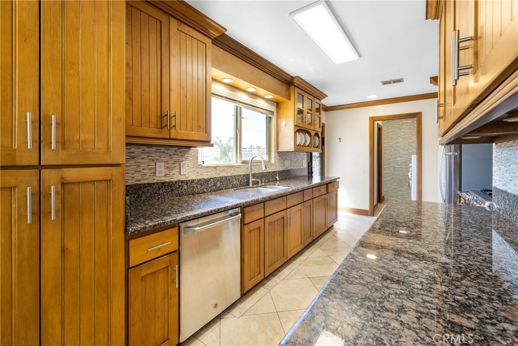401 Holmwood Drive - Photo 7