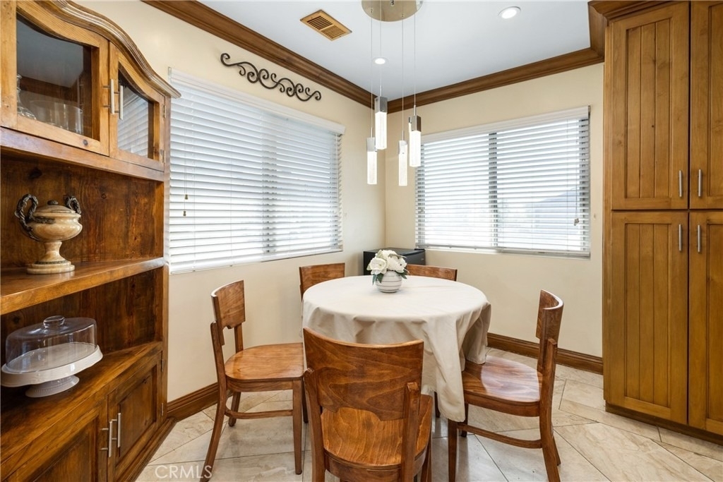 401 Holmwood Drive - Photo 5