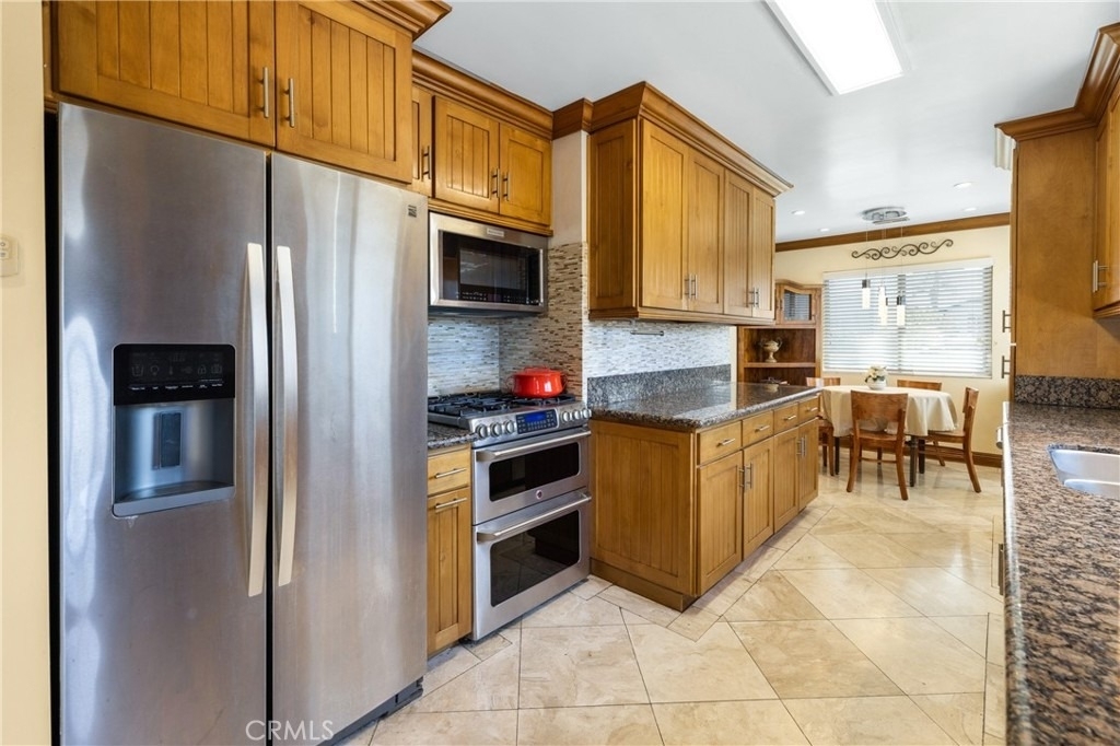 401 Holmwood Drive - Photo 6