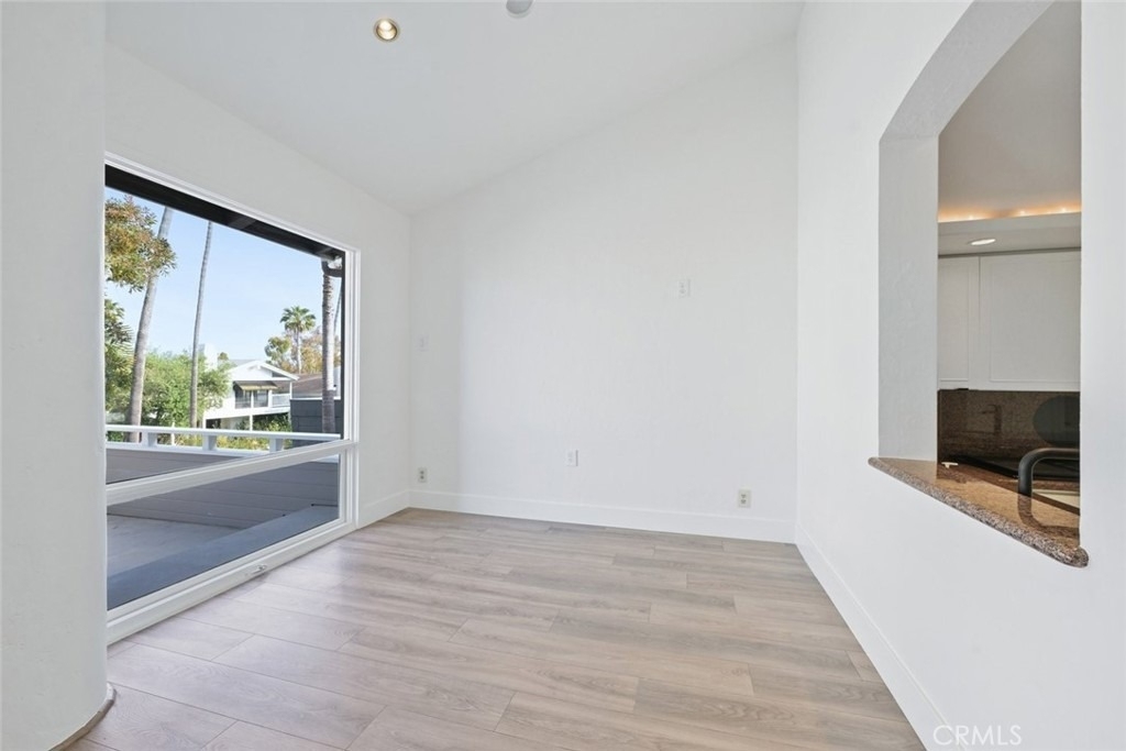 411 Goldenrod - Photo 11