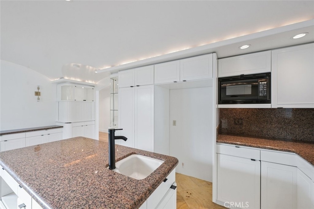 411 Goldenrod - Photo 16