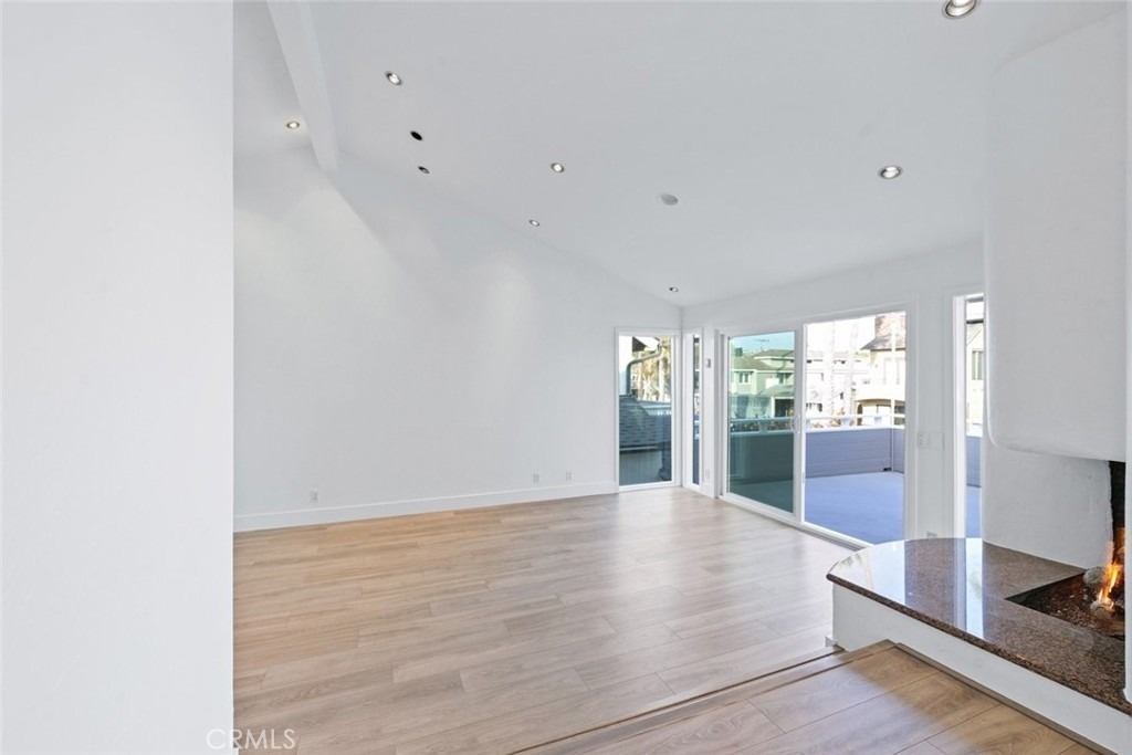 411 Goldenrod - Photo 13