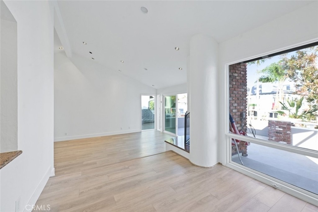 411 Goldenrod - Photo 10