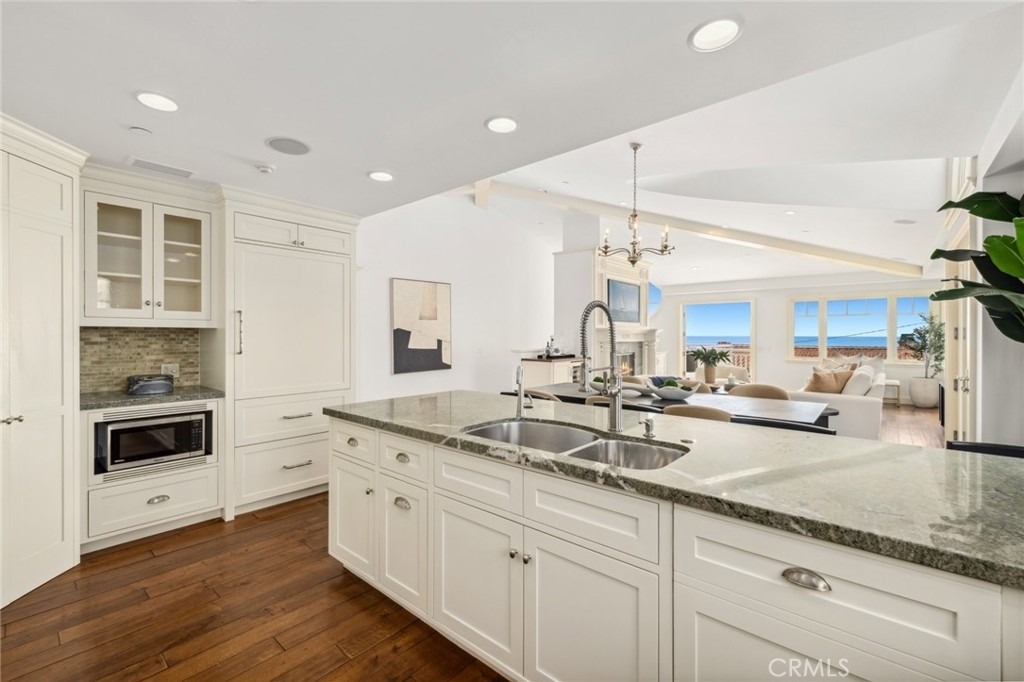 111 Brooks Street - Photo 8