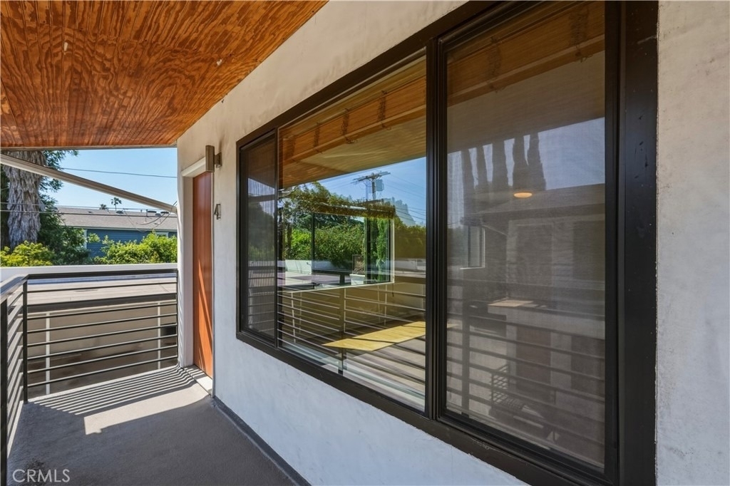 4965 Kester Avenue - Photo 3