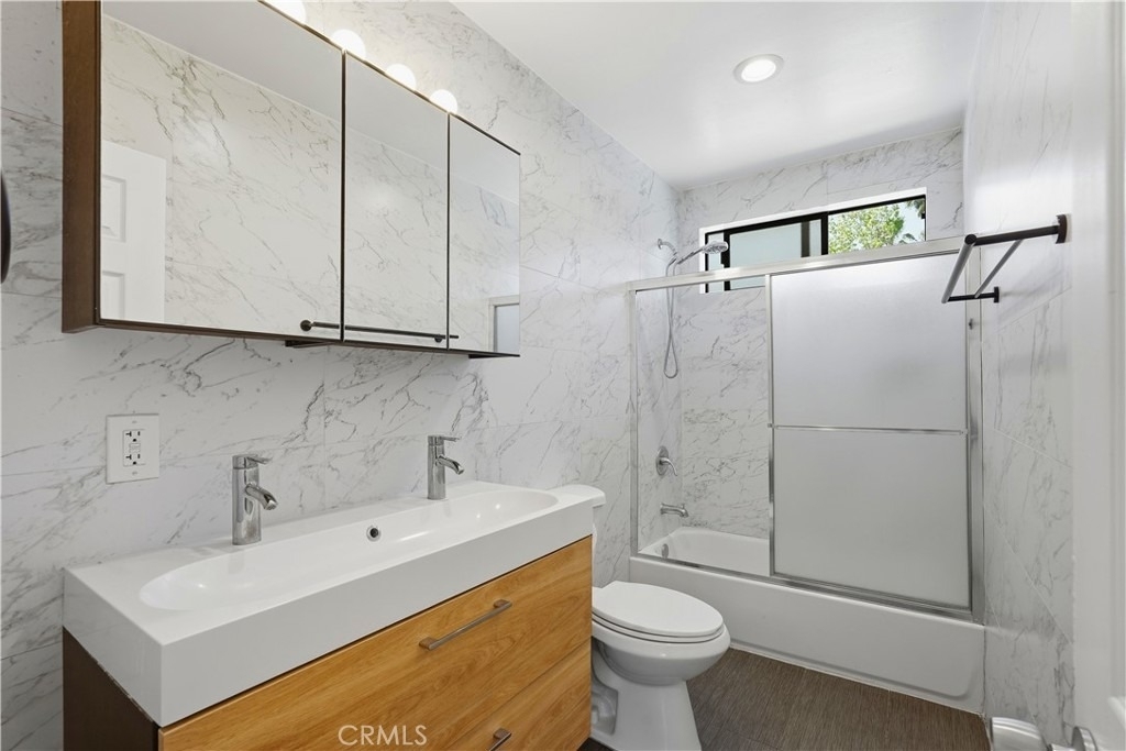 4965 Kester Avenue - Photo 15