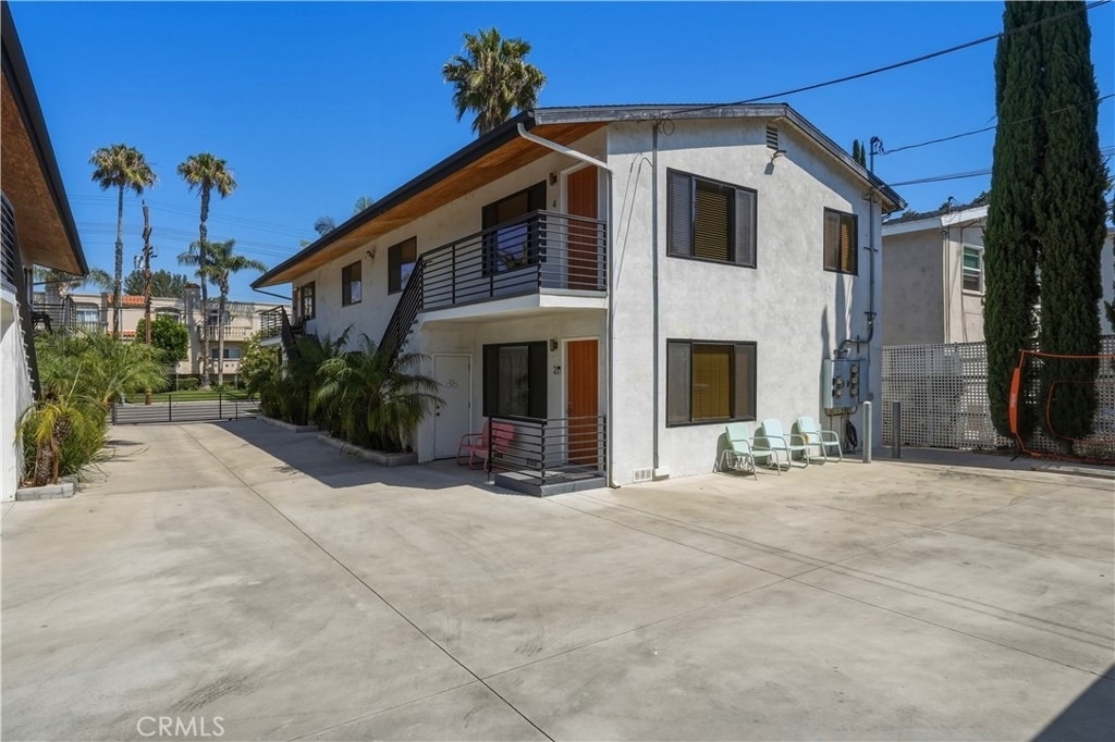 4965 Kester Avenue - Photo 2