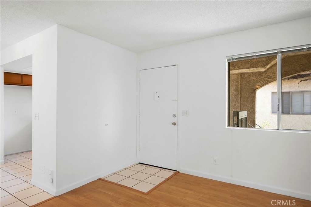 412 Ivy Street - Photo 2