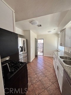 345 E College Street - Photo 2