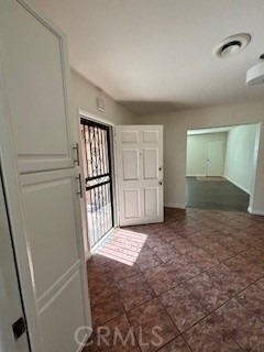 345 E College Street - Photo 3