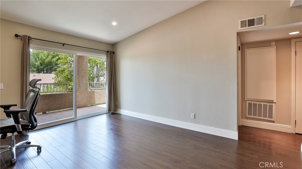 2320 Del Mar Way - Photo 4