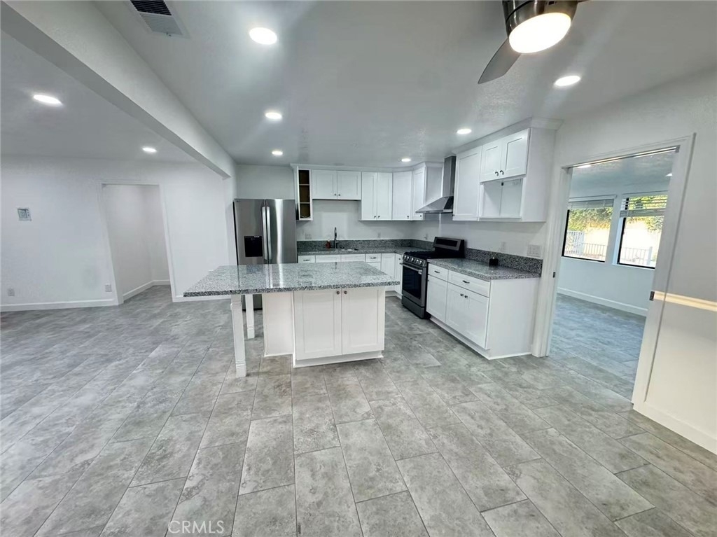 3233 E Cameron Avenue - Photo 1