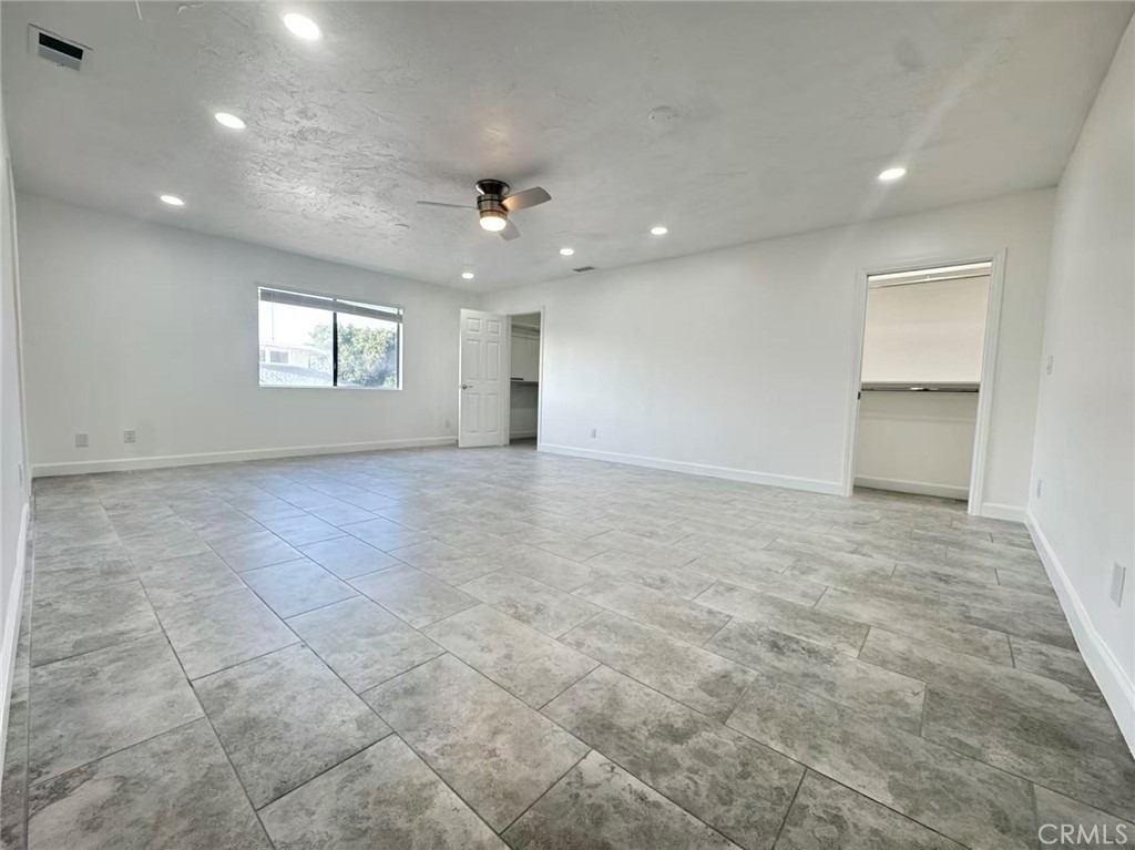3233 E Cameron Avenue - Photo 3