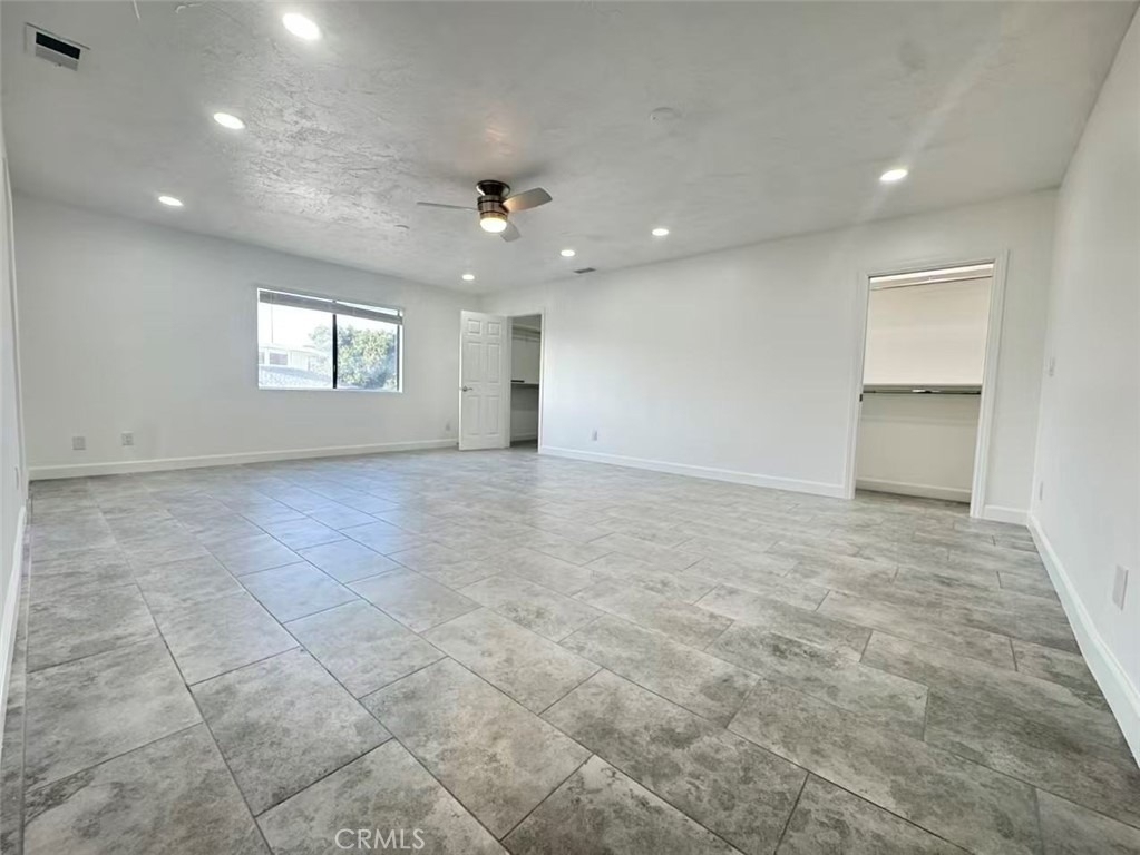 3233 E Cameron Avenue - Photo 4